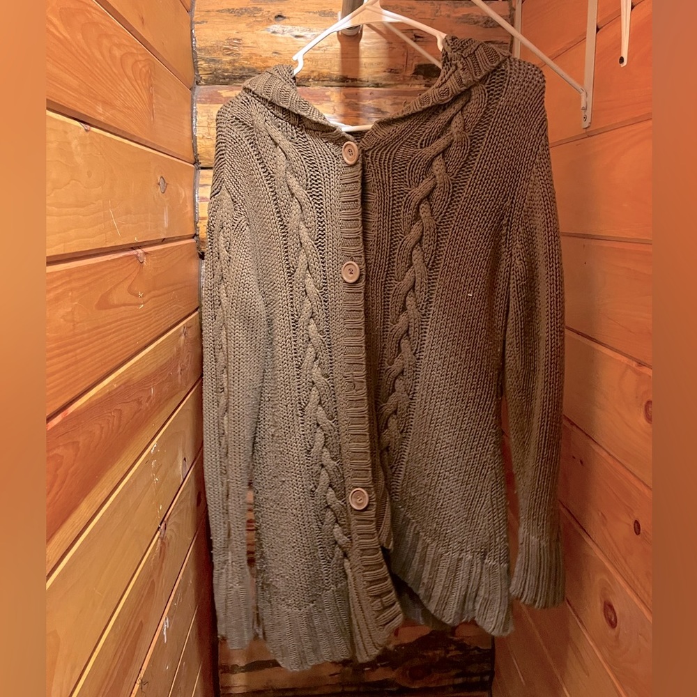 Cardigan/ sweater